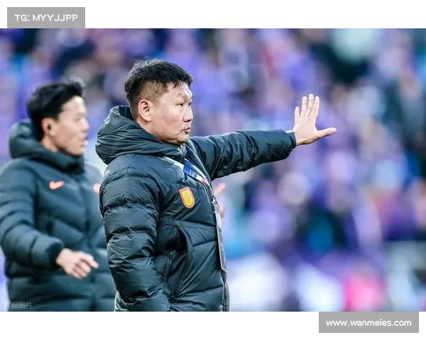 重庆铜梁龙密集防守显韧性 刘建业限制对手进攻策略奏效